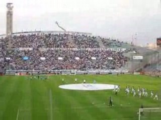 l'entrée sur le terrain des joueurs de l'OM ...
