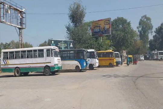 swm: हड़ताल के चलते थमे निजी बसों के पहिए, यात्रियों की राह हुई कठिन