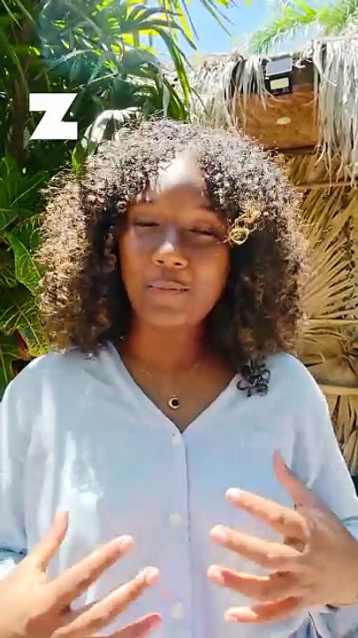 Lisa Derfla, 29 ans et Marie-Aurore Savigny, 105 ans, la benjamine et la doyenne de la liste de David Lorion