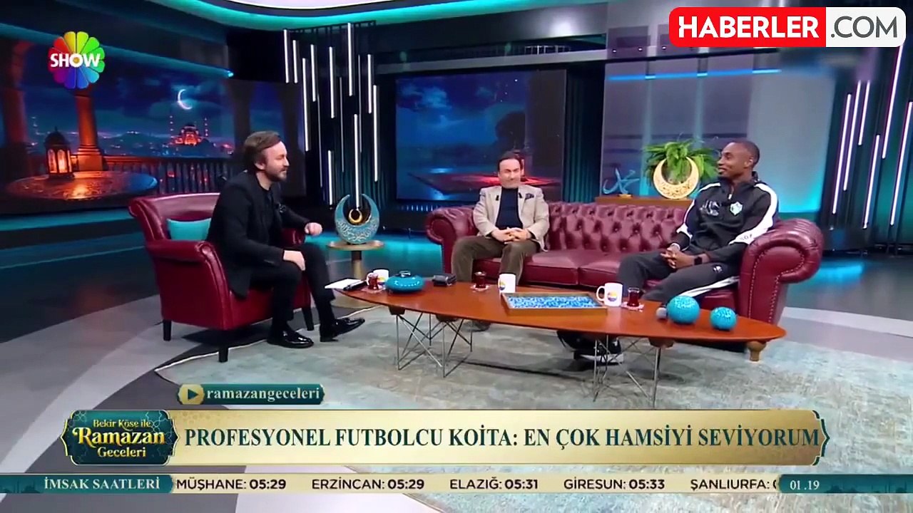 Fode Koita Ramazan Geceleri’nde ilahi söyledi
