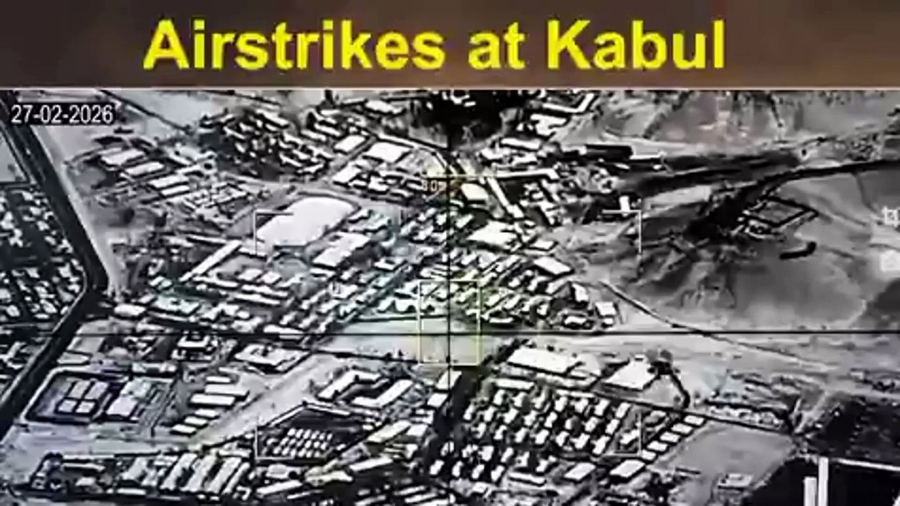 Pakistán bombardea Kabul y declara entrar en "guerra abierta" con Afganistán