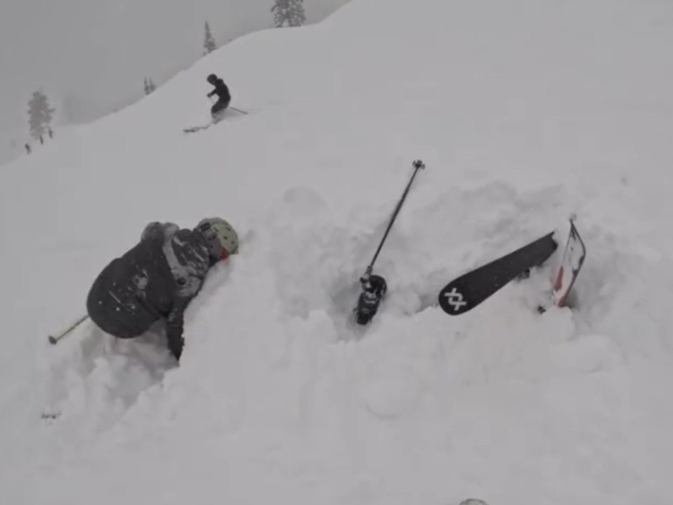 Wettlauf gegen die Zeit: Skifahrer fast im Schnee erstickt