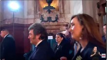 Milei llegó al Congreso y saludó a todos, menos a Villarruel