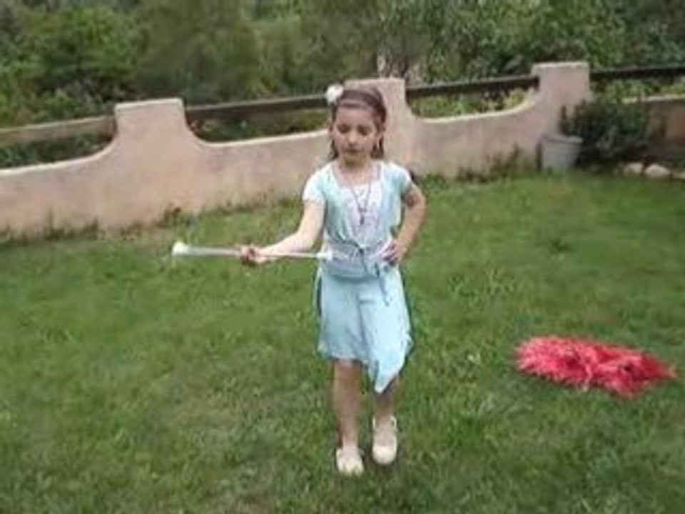 MOV05025