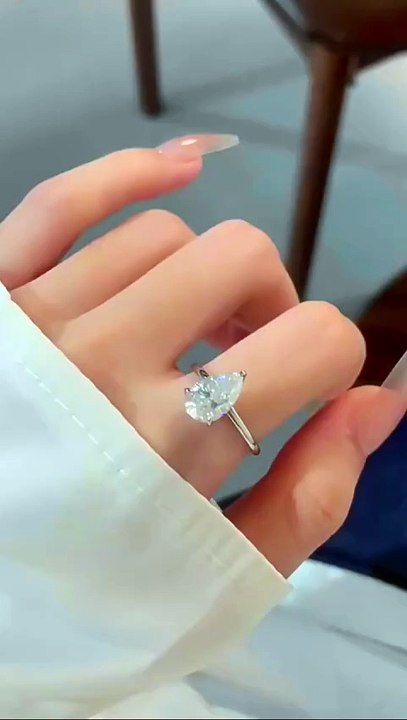 This 8CT Ring Looks Like a REAL Diamond 😳💎