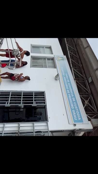 Vídeo: Chileno que fez gesto racista para torcida do Bahia tem prisão preventiva decretada pela Justiça