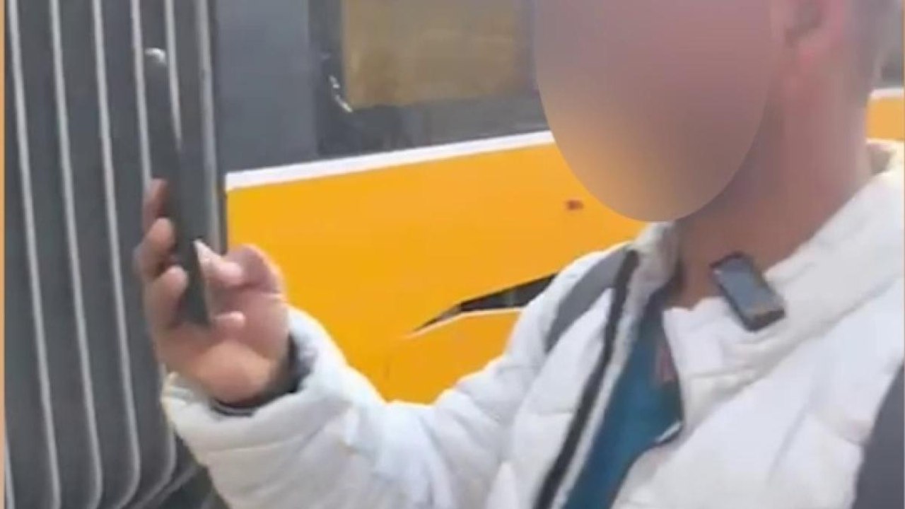 Deragliamento del tram a Milano: «È una tragedia e invece di aiutare la gente filmano con i telefonini...»