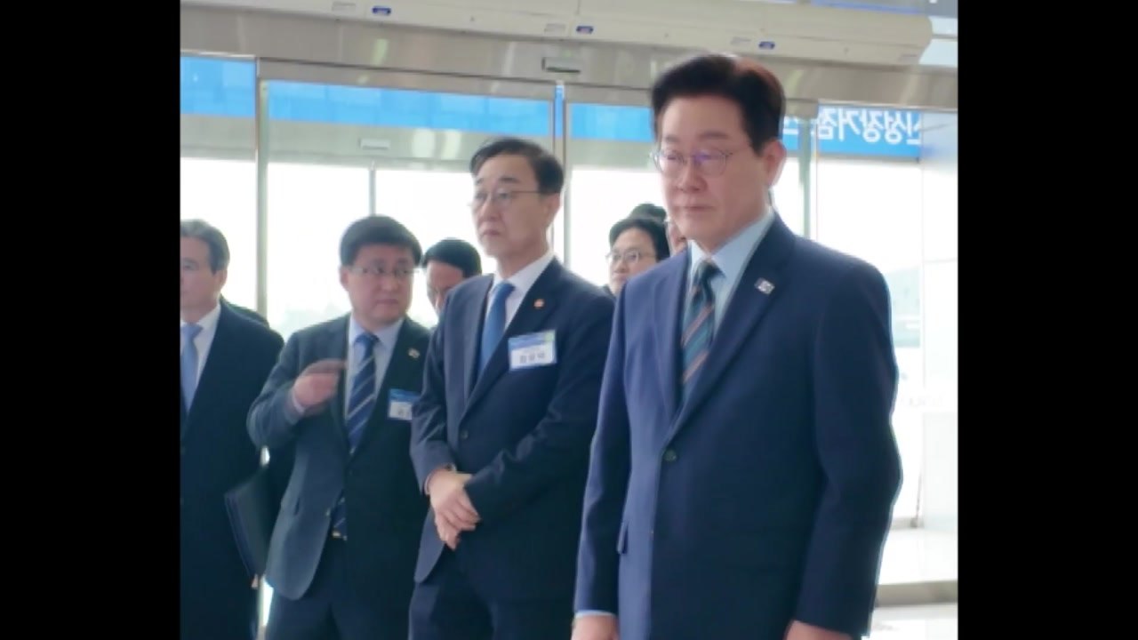 이 대통령 "현대차 소방로봇 지원 감사"...정의선 "계속 발전시킬 것" / YTN
