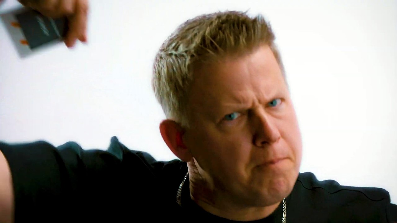 This is a Poker card？ No, it's a Battery Card! - HONOR