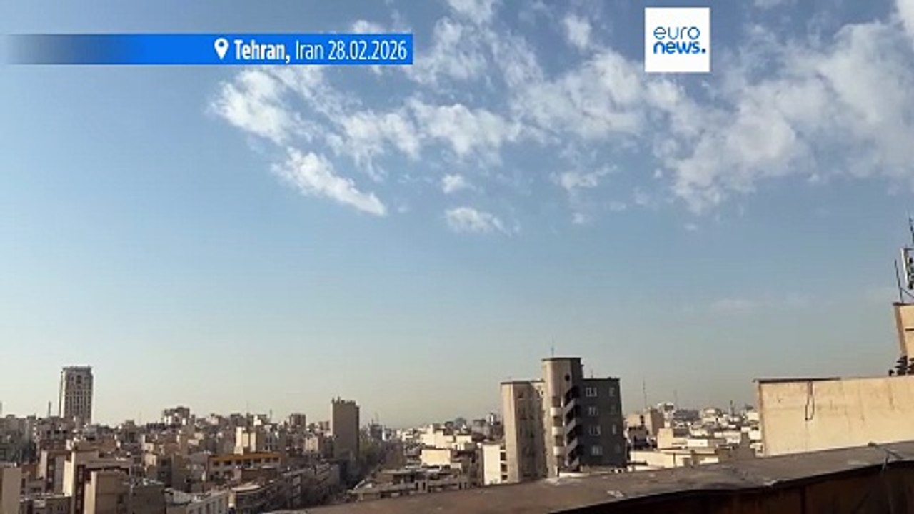 Video zeigt Rauch über dem Jomhouri-Platz in Teheran nach israelischem Angriff