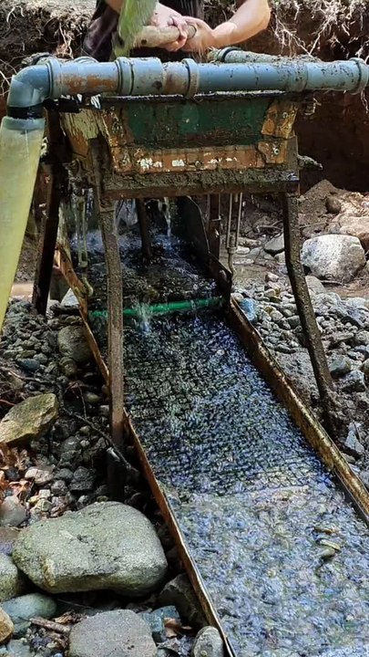 #goldrush #goldriver #gold #goldpan #goldpanning #GoldExtraction #golddigger #goldhunter #goldmines #goldprospecting #goldnugget #GOLDFINDER