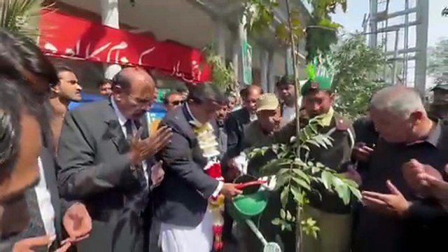 سپیکر پنجاب اسمبلی ملک محمد احمد خاں چونیاں میں بار ایسوسی ایشن کی تقریب سے خطاب کر رہے ہیں