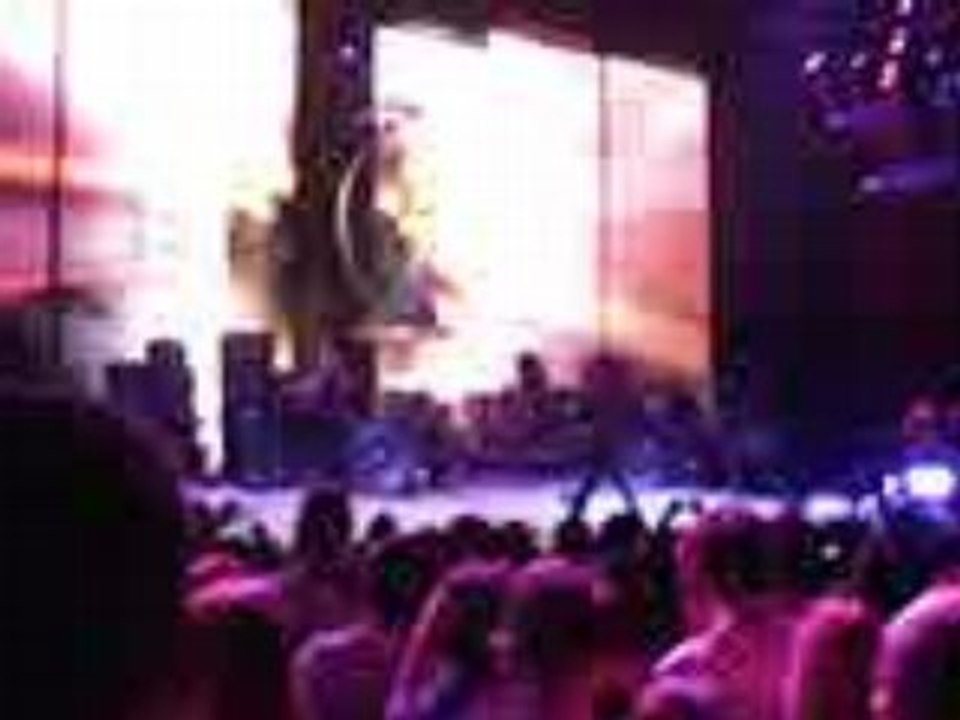 kilye minogue live1