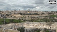 Sirenas y columnas de humo en el cielo de la ciudad de Jerusalén