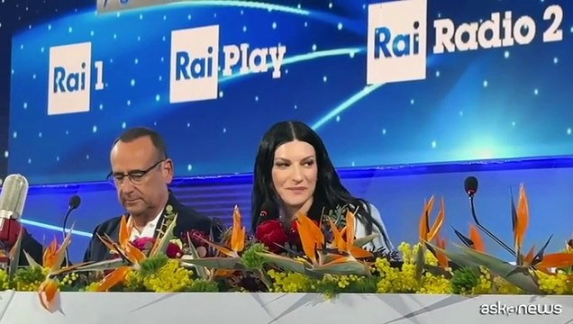 Sanremo, Laura Pausini e l'abbraccio con Conti: Carlo ti voglio bene