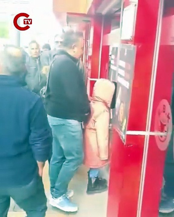CHP Denizli İl Başkanı Horzum, Et ve Süt Kurumu önünden seslendi Vatandaş kuyrukta, iktidar sofrada