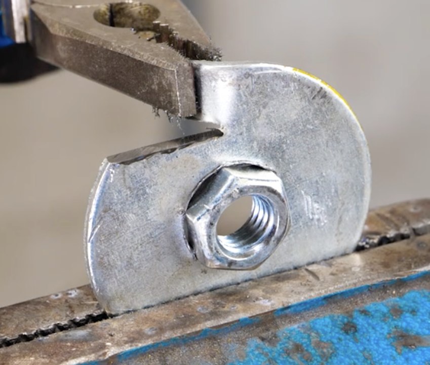 Tight connection with the bolt 🔩