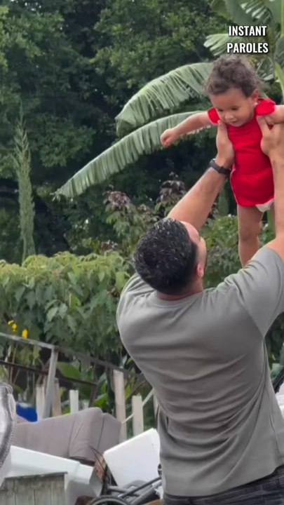 Cet homme réalise un geste précieux pour cette maman sans-abri et son enfant