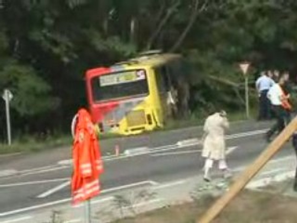 ACTU24 - Accident de bus à Wavre