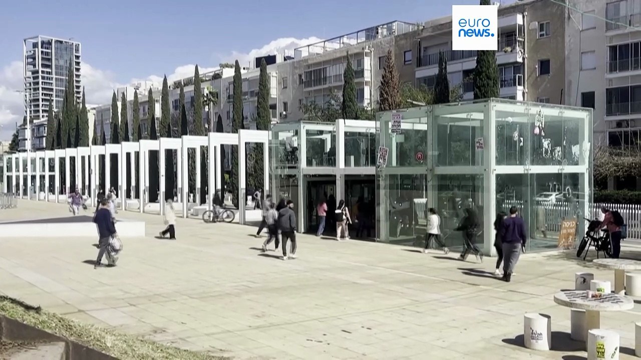 Israel interceta mísseis e explosões iluminam o céu de Telavive