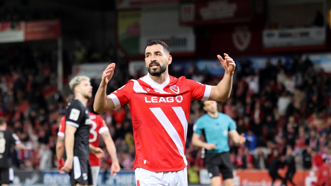 Cigerci jagt den Ball in die Wolken: Cottbus verpasst den Heimsieg