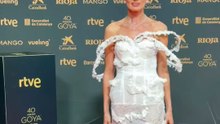 Nives Álvarez pasa por la alfombra roja de los Premios Goya
