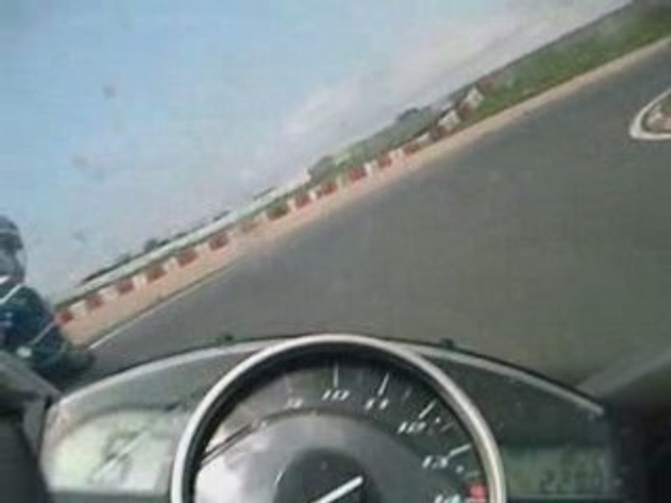 Carole le 30 Mai 2008 Yamaha r1