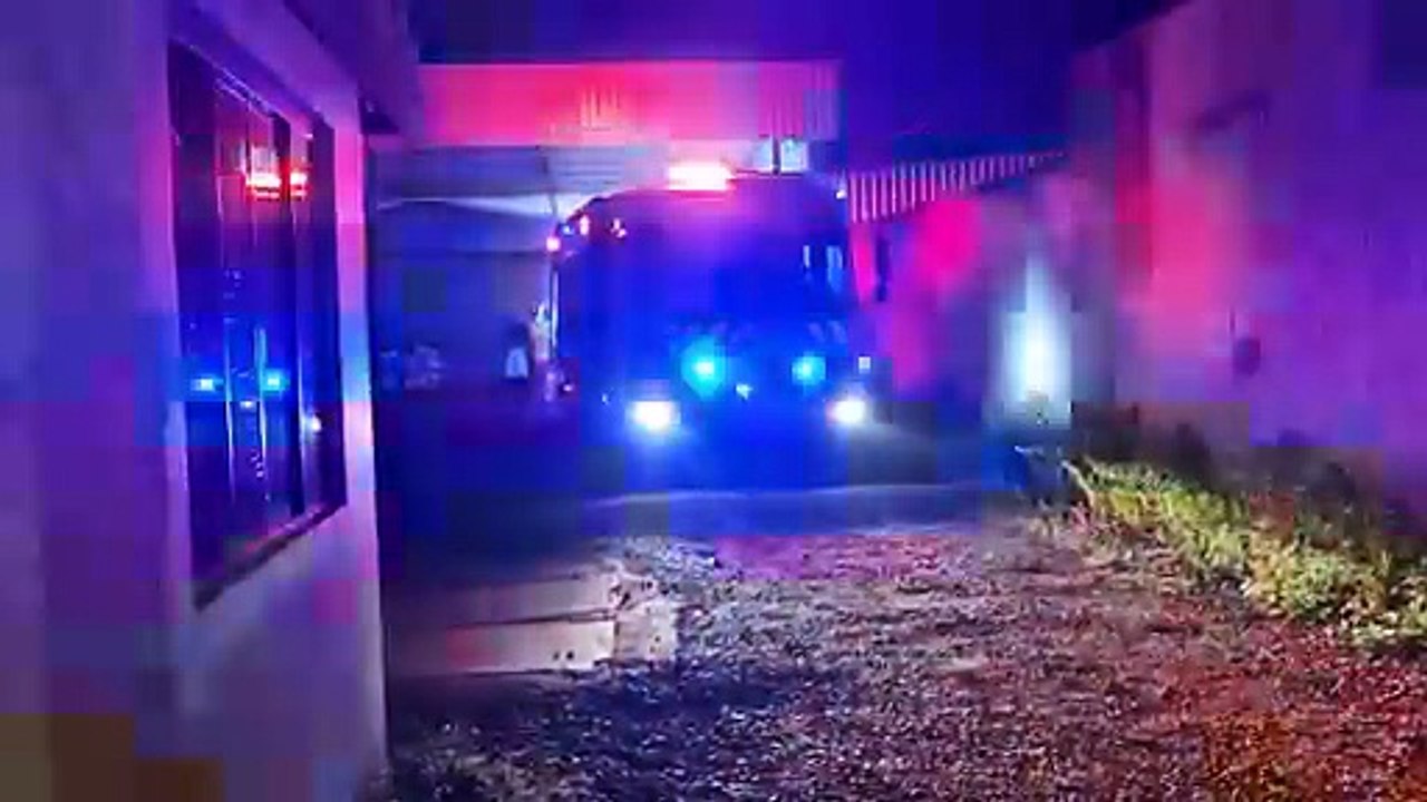 Incêndio em empresa mobiliza bombeiros no bairro Alto Alegre, em Cascavel