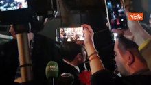 Sal Da Vinci trionfa al Festival di Sanremo 2026, ovazione dei fan con grida forza Napoli e selfie