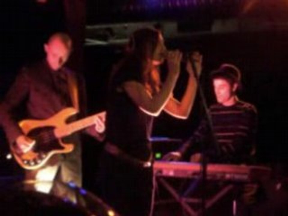 Charlie - angel (live bellevilloise 2008)