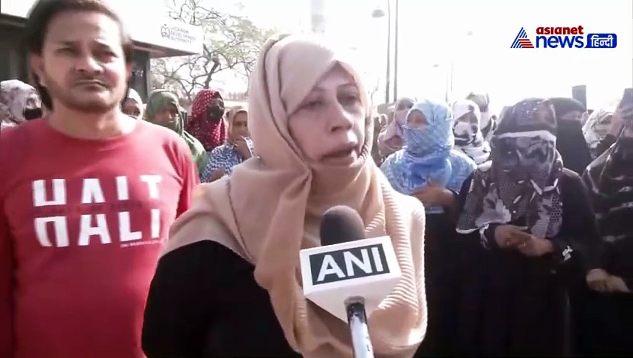 Ayatollah Ali Khamenei Death पर फूट-फूटकर रोई महिलाएं, जगह-जगह दिखा मातम!