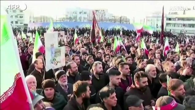 Iran, manifestazione a Teheran dopo l'annuncio della morte di Khamenei