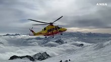 I soccorsi agli scialpinisti caduti in un crepaccio sul Monte Rosa