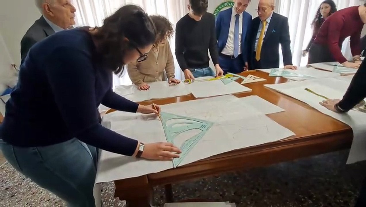 Giovani sarti in sfida: a Messina la finale regionale del "Manichino d'oro"