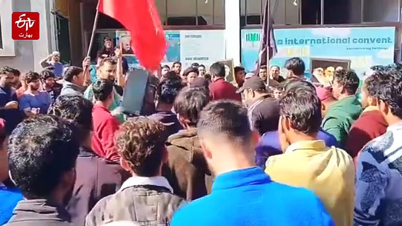 جموں و کشمیر میں آیت اللہ خامنہ ای کی ہلاکت پر احتجاجی مظاہرے: جموں سے سرینگر تک ریلیاں، تعلیمی ادارے بند، ہڑتال کی کال، سکیورٹی ہائی الرٹ