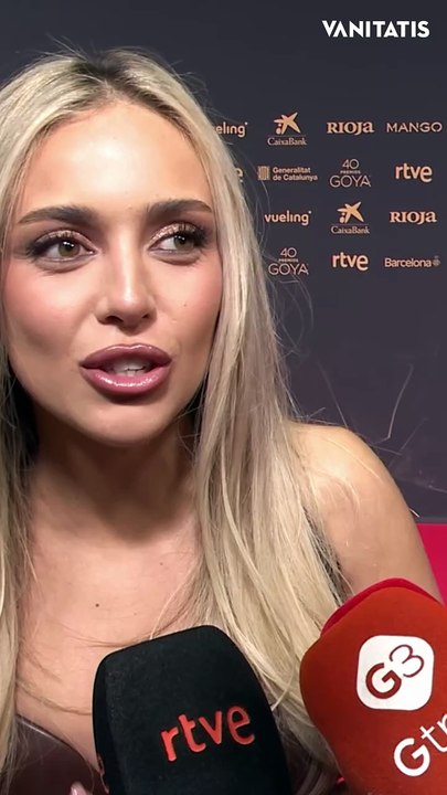 Ana Mena apoya a Mario Casas en su nominación al Goya por 'Muy Lejos'. La cantante ya está muy integrada en la familia de su novio Óscar.