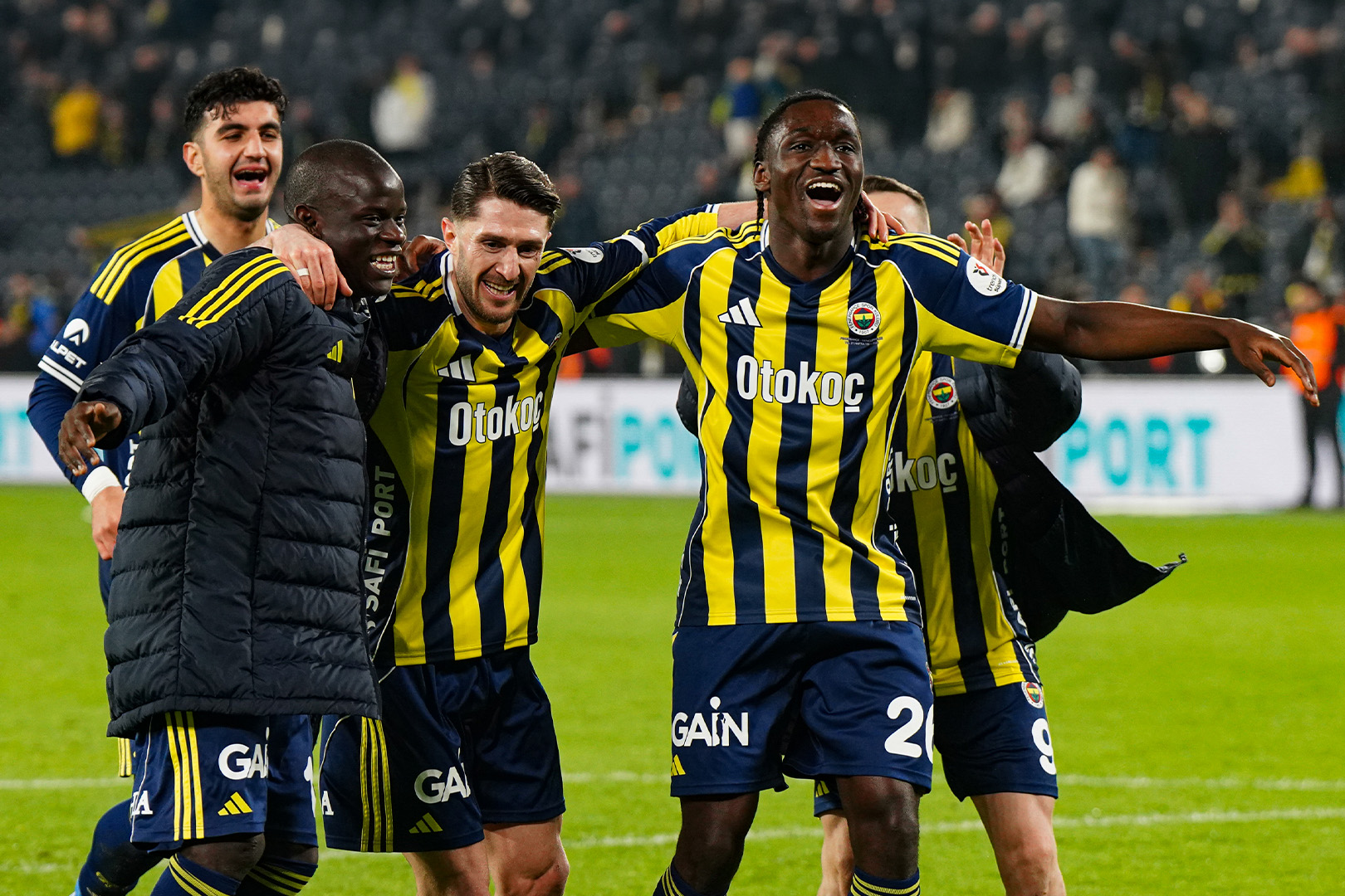Süper Lig : Résumé : Fenerbahçe sauvé par Sidiki Chérif contre Antalyaspor