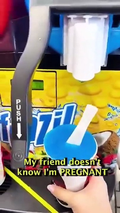 There's nothing better than sharing good news with friends!😱💖🤰🏻💗