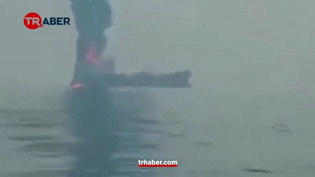 Hürmüz Boğazı'nda sıcak saatler: İran petrol tankerini vurdu: Küresel enerji rotasında kritik alarm
