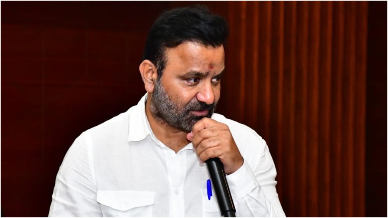 ಕಾರ್ಮಿಕರ ಕಲ್ಯಾಣಕ್ಕೆ ಪಣ ತೊಟ್ಟು ನಿಂತ ಸೂಪರ್ ಸಚಿವ..! ಜನ್ಮದಿನದಂದೇ ವಿಶೇಷ ಚೇತನರಿಗೆ ತ್ರಿಚಕ್ರ ವಾಹನ ವಿತರಣೆ..!