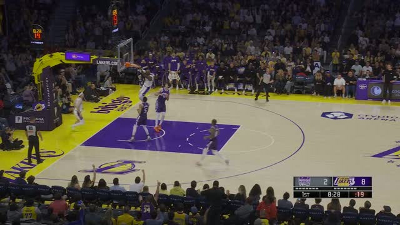 LeBron at his best as the Lakers dominate the Kings