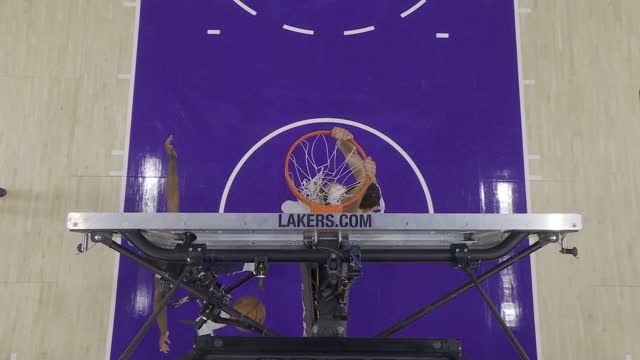 Doncic dime leads to huge Kleber slam