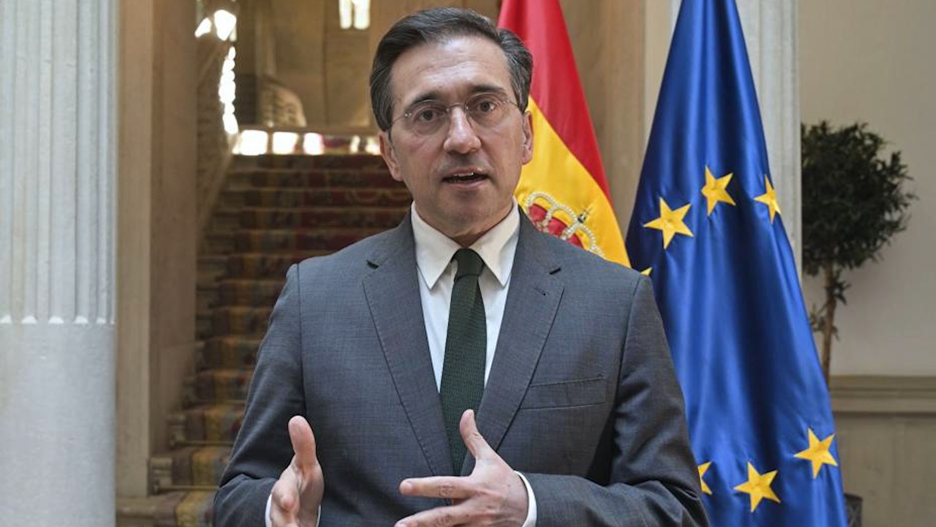 Albares: "Queremos democracia en Irán, pero esta operación va de otras cosas"