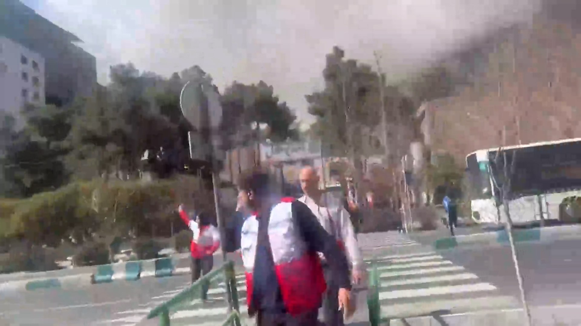 Fuertes explosiones en Teherán: Israel y EEUU intensifican sus ataques a Irán