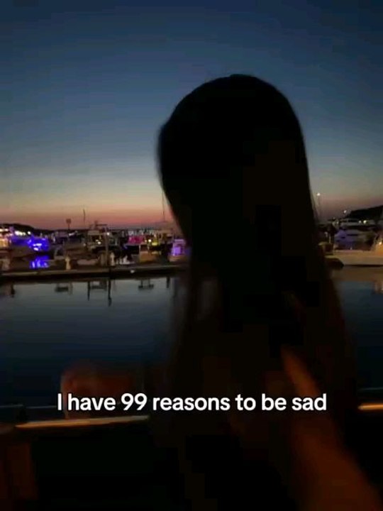 I have 99 reason to be sadBut 1 reason to keep smiling ☺️Edit blackpink