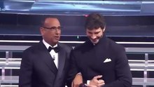 Carlo conti annuncia nuovo conduttore di san remo 2027 Stefano de martino