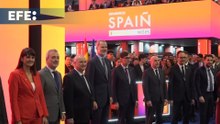 El rey visita los pabellones del MWC tras la inauguración oficial del congreso