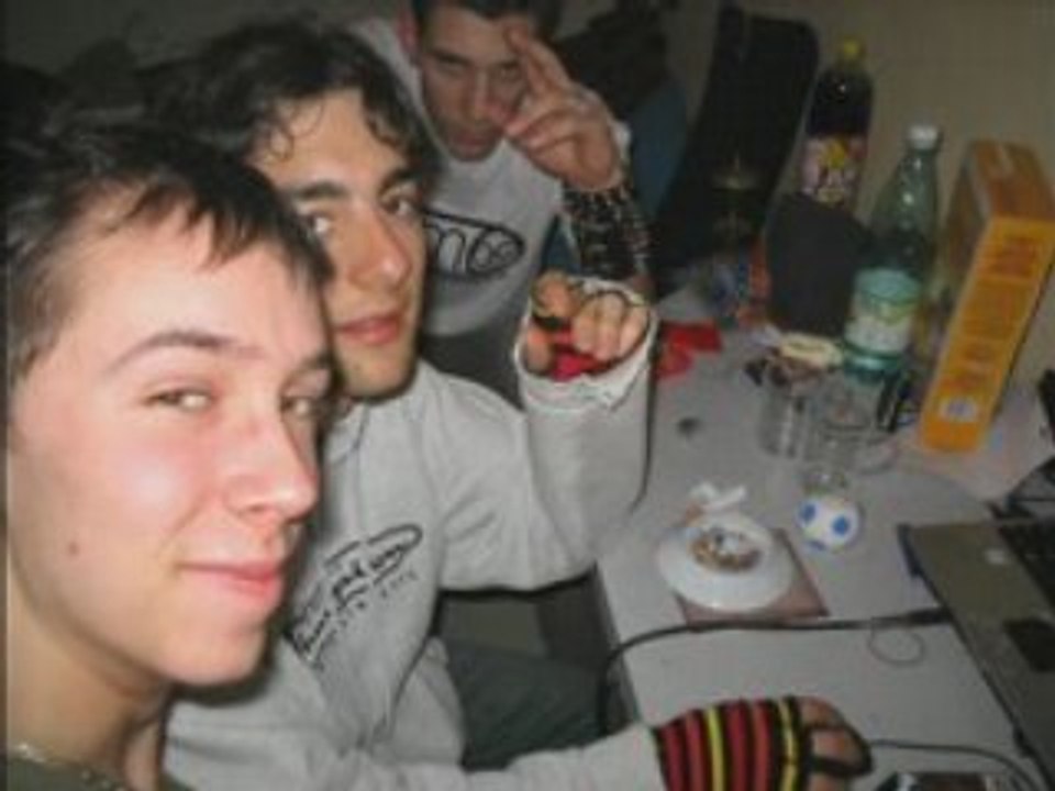 La Chanson Anonyme - Fammeu personnage, impro guitare + voix