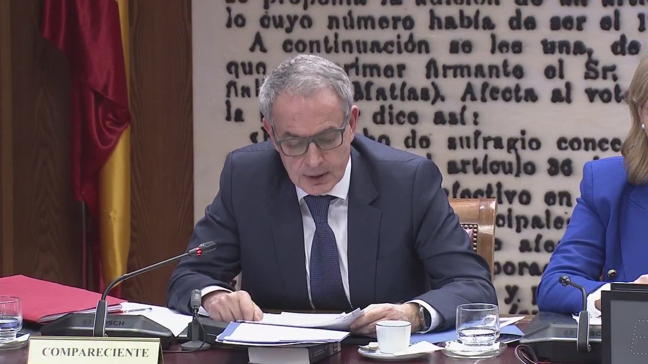 El vacile de Zapatero a cuenta de sus cejas a toda la bancada del PP