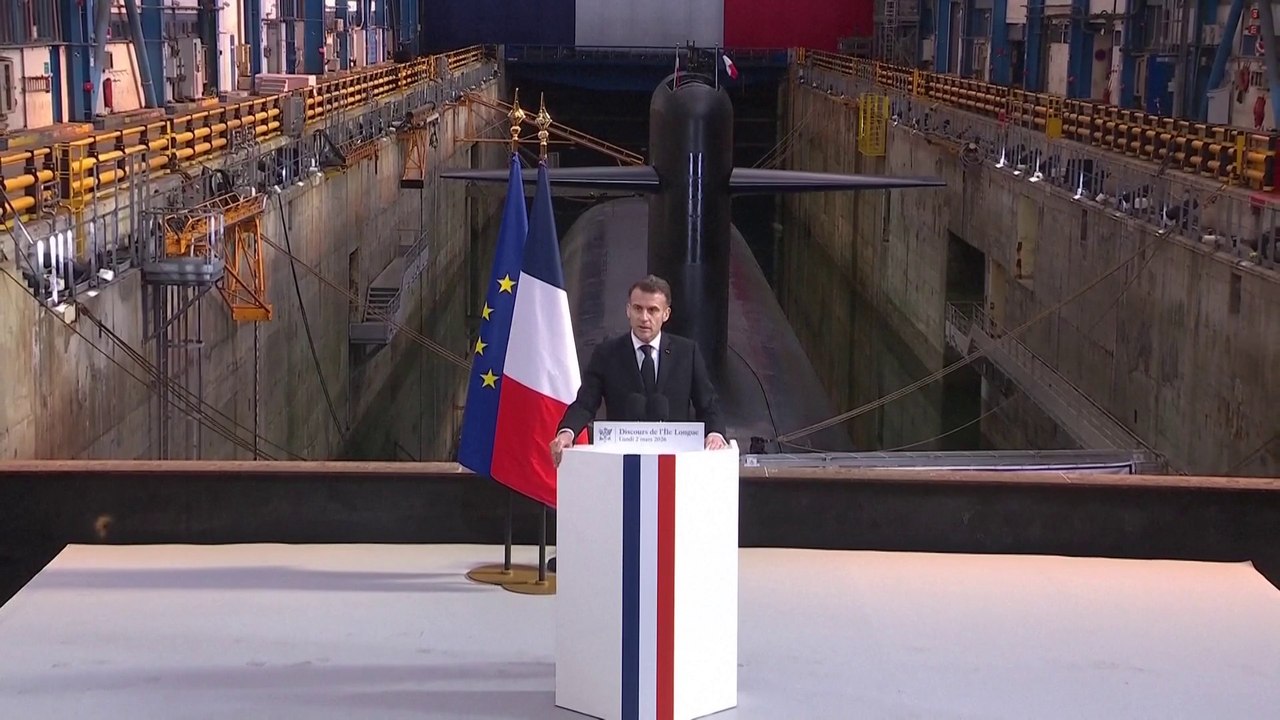 «Nous devons renforcer notre dissuasion nucléaire» dit Macron, qui annonce «une dissuasion avancée»